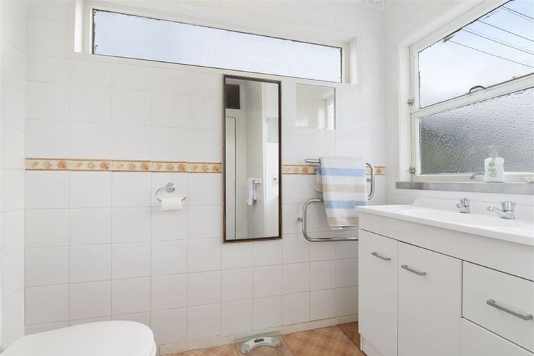 Photo of property in 5 Argyle Road, Browns Bay, Auckland, 0630