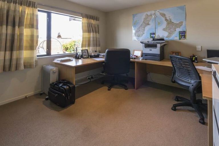 Photo of property in 4 Ryalls Way, Lake Hawea, Wanaka, 9382