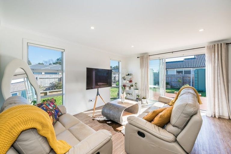 Photo of property in 7 Kikorangi Way, Paraparaumu, 5032