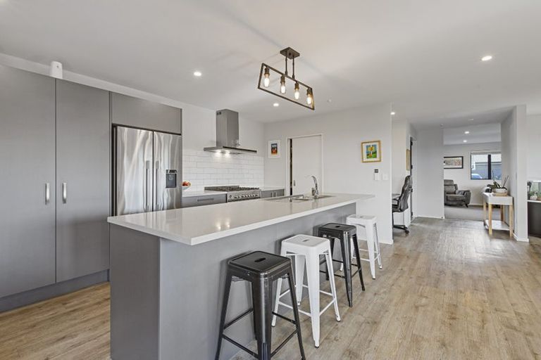 Photo of property in 22 Minerva Crescent, Woodend, 7610