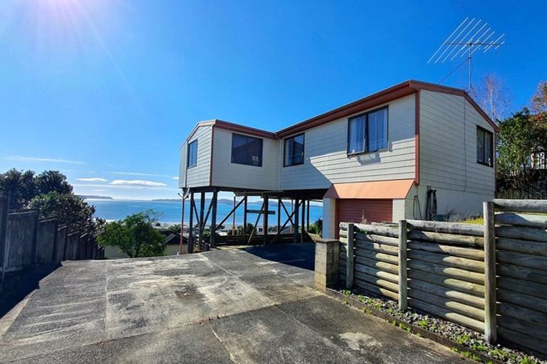 Photo of property in 37 Merehai Place, Snells Beach, 0920