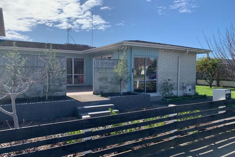 Photo of property in 17 Puketapu Road, Taradale, Napier, 4112