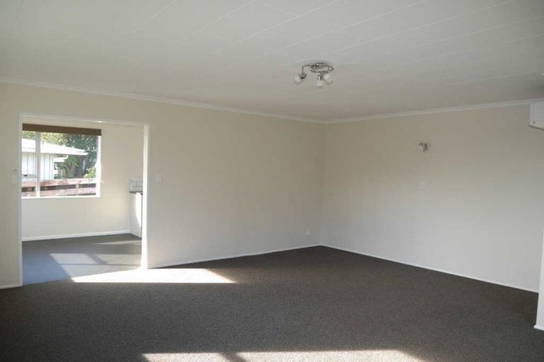 Photo of property in 32 Makarini Street, Paraparaumu, 5032