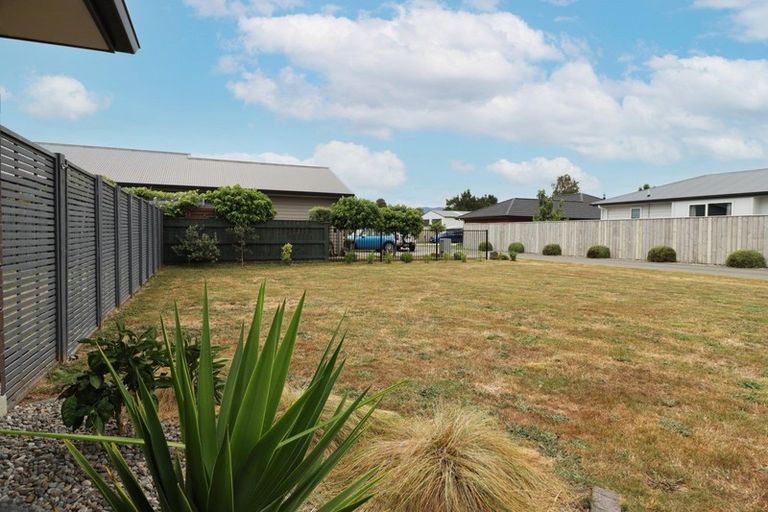 Photo of property in 1 Routhan Way, Carterton, 5713