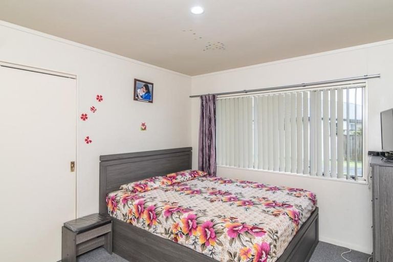 Photo of property in 105 Makarini Street, Paraparaumu, 5032