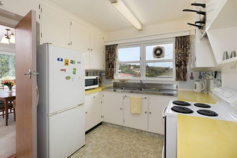 Photo of property in 92 Chester Road, Tawa, Wellington, 5028