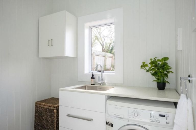 Photo of property in 15 Wills Street, Balaclava, Dunedin, 9011