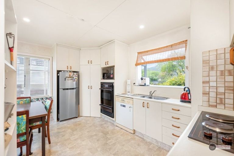 Photo of property in 51 Dover Road, Wainuiomata, Lower Hutt, 5014