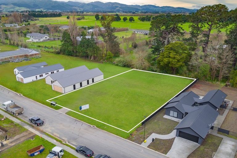 Photo of property in 28 Orchard Road, Greytown, 5712