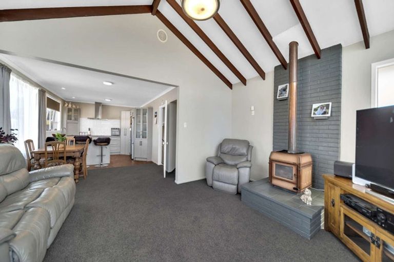 Photo of property in 1 Oxford Street, Holmes Hill, Oamaru, 9401