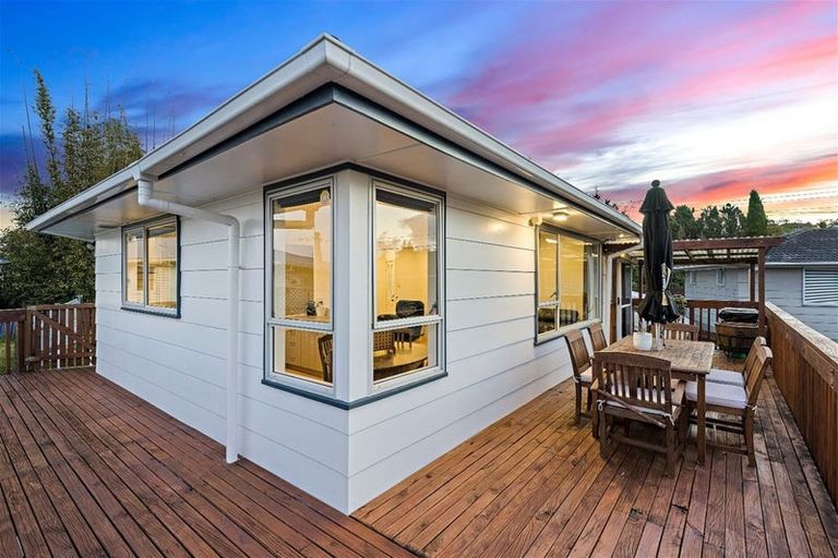 Photo of property in 22 Helena Street, Massey, Auckland, 0614