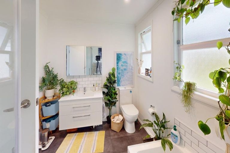 Photo of property in 39 Honore Drive, Linton, Palmerston North, 4472