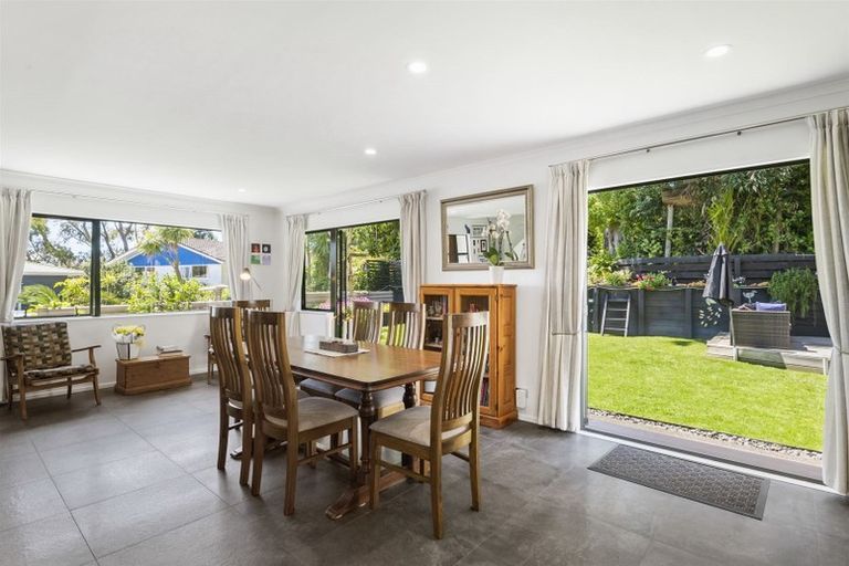 Photo of property in 1/45 Weatherly Road, Torbay, Auckland, 0630