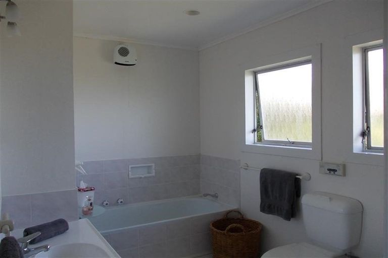 Photo of property in 2/50a Taharoto Road, Takapuna, Auckland, 0622