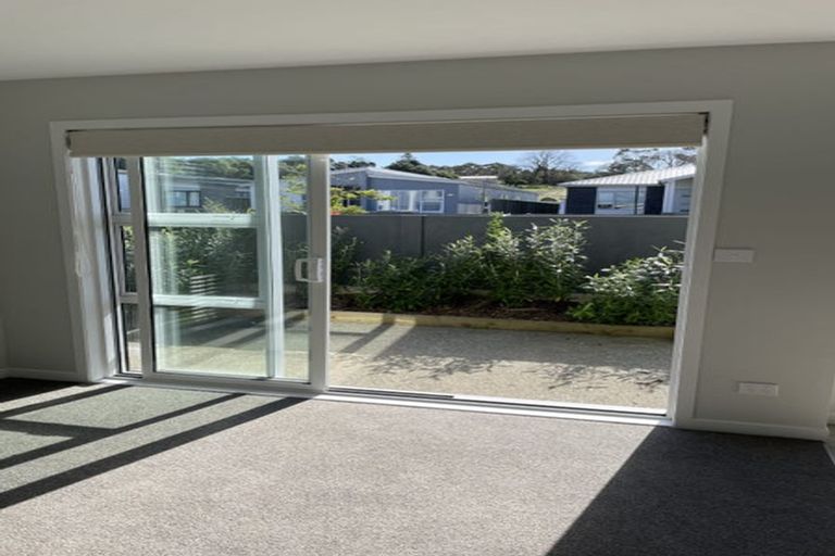 Photo of property in 35 Karearea Avenue, Kenepuru, Porirua, 5022