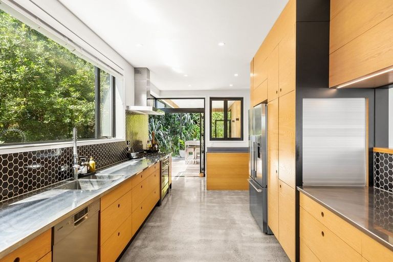 Photo of property in 11 Edwin Mitchelson Road, Muriwai, Waimauku, 0881