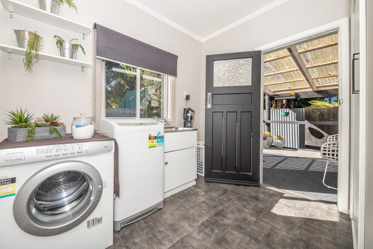 Photo of property in 33 Domett Street, Westport, 7825