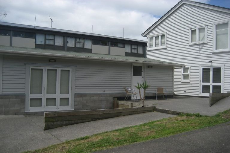 Photo of property in 5 Don Croot Street, Morningside, Auckland, 1021