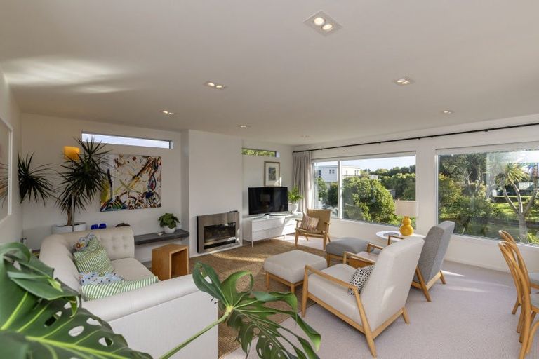 Photo of property in 5 Wharemauku Road, Raumati Beach, Paraparaumu, 5032