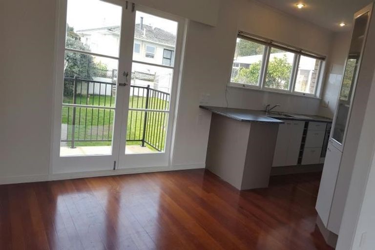 Photo of property in 48 Lynmore Drive, Hillpark, Auckland, 2102