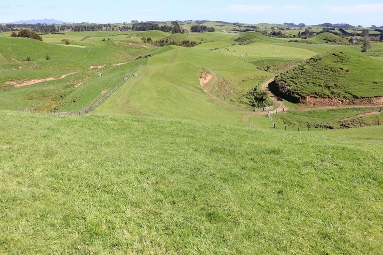 Photo of property in 98 Lincoln Road, Inglewood, 4389