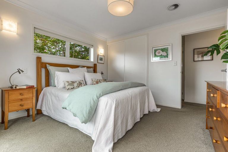 Photo of property in 1/5 Hanlon Crescent, Narrow Neck, Auckland, 0624