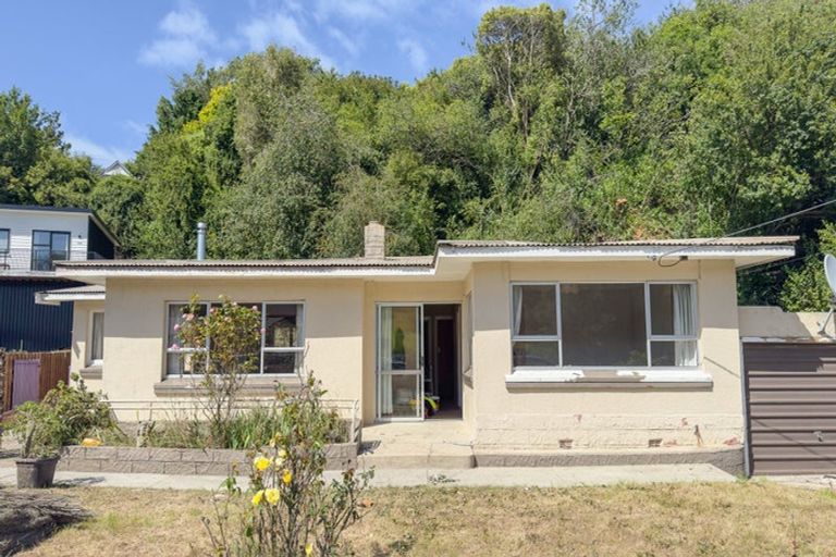 Photo of property in 184 Main South Road, Green Island, Dunedin, 9018