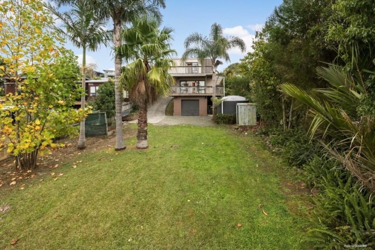 Photo of property in 32 Stillwater Crescent, Stillwater, Silverdale, 0993