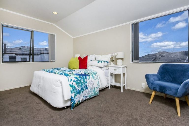 Photo of property in 5 Tornado Place, West Harbour, Auckland, 0618