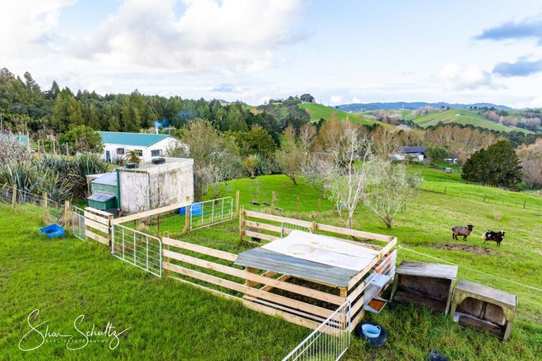 Photo of property in 105 Gorge Road, Maungaturoto, 0520