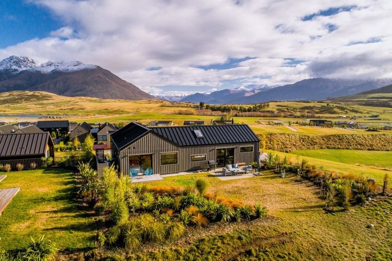 Photo of property in 4 Wanderer Lane, Jacks Point, Queenstown, 9371