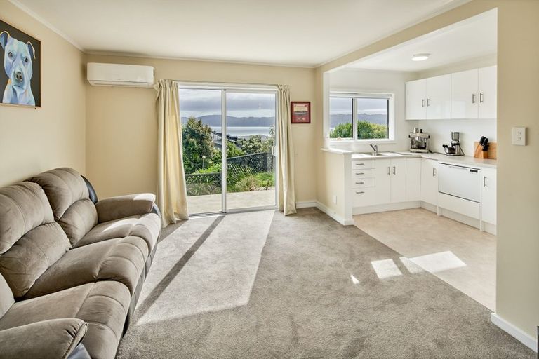 Photo of property in 8a Nikau Road, Point Howard, Lower Hutt, 5013