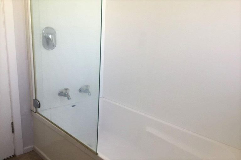 Photo of property in 90 Mangorei Road, Strandon, New Plymouth, 4312