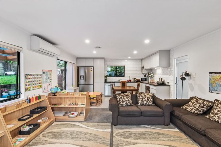 Photo of property in 2/19 Fernwood Grove, Bayview, Auckland, 0629