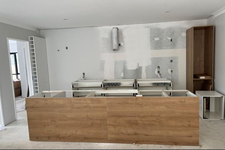 Photo of property in 16 Lumber Rise, Swanson, Auckland, 0614