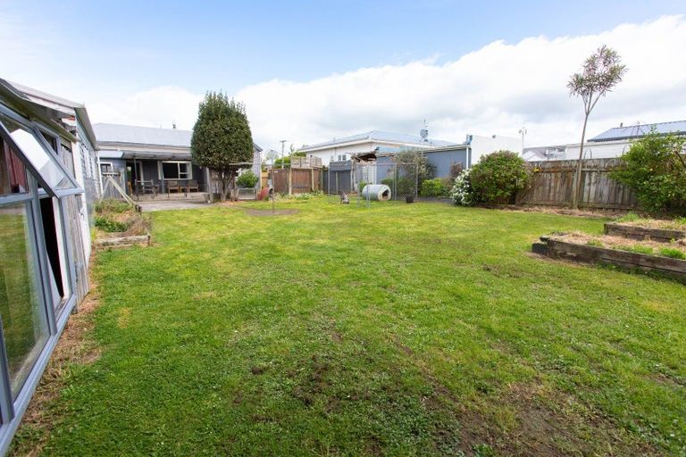 Photo of property in 18 Cadman Street, Dannevirke, 4930
