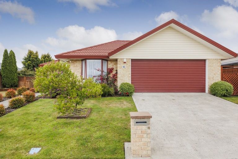 Photo of property in 10 Branigan Parade, Kelvin Grove, Palmerston North, 4414