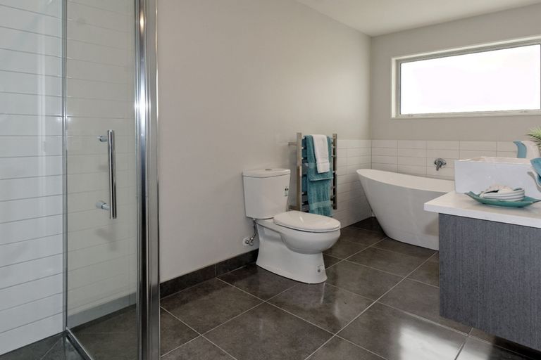 Photo of property in 1/44b Pleasant Road, Glen Eden, Auckland, 0602