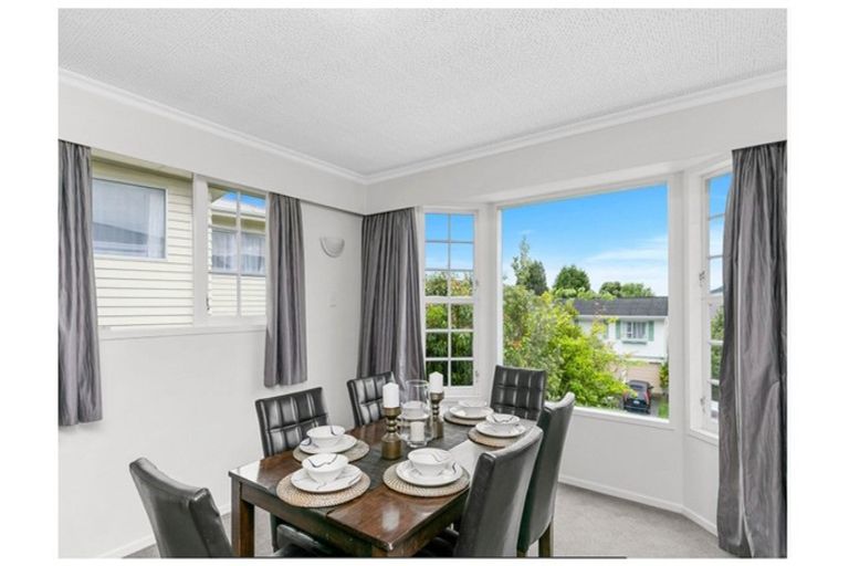 Photo of property in 25 Oriel Avenue, Tawa, Wellington, 5028