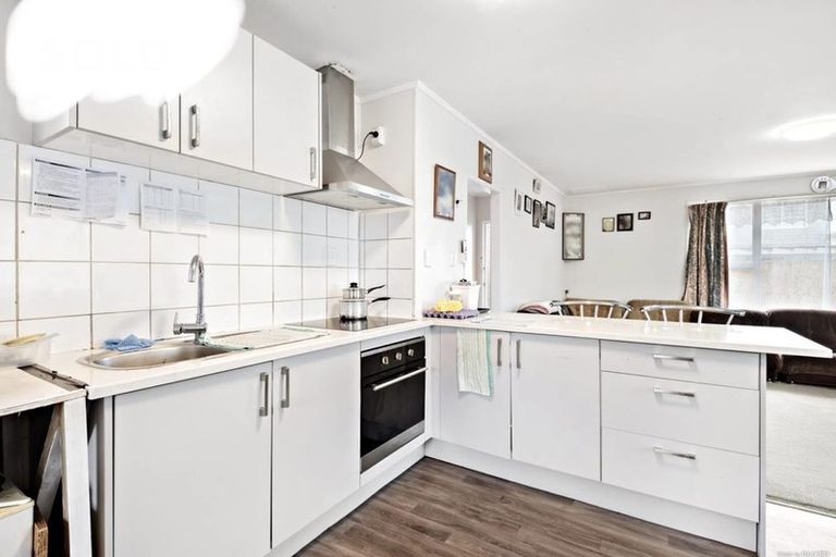 Photo of property in 31 Universal Drive, Henderson, Auckland, 0610