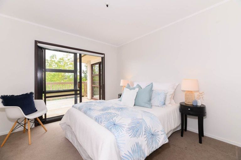 Photo of property in 7 Valdese Rise, Browns Bay, Auckland, 0630