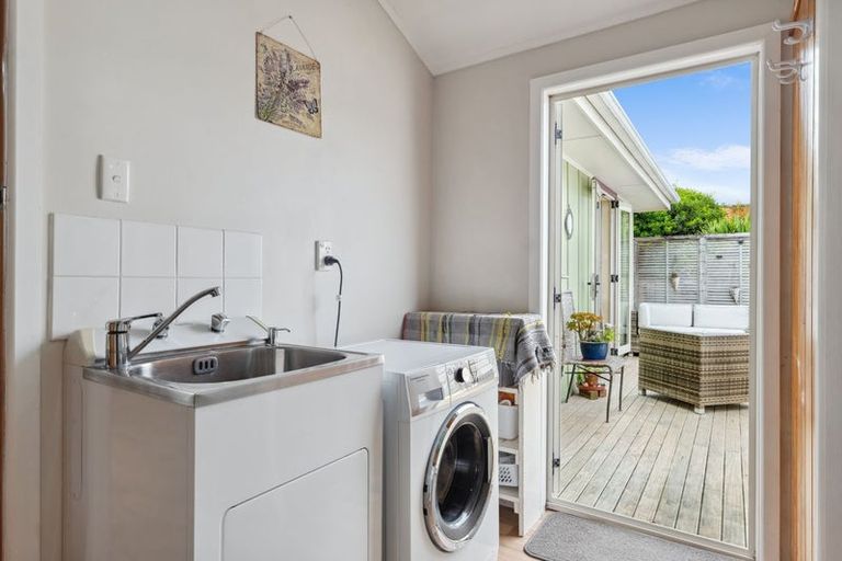 Photo of property in 7 Watters Row, Glen Avon, New Plymouth, 4312