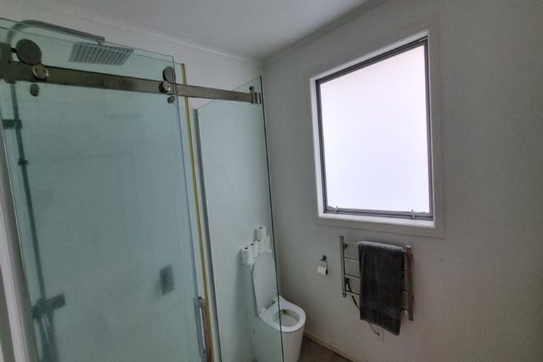 Photo of property in 121 Centreway Road, Orewa, 0931