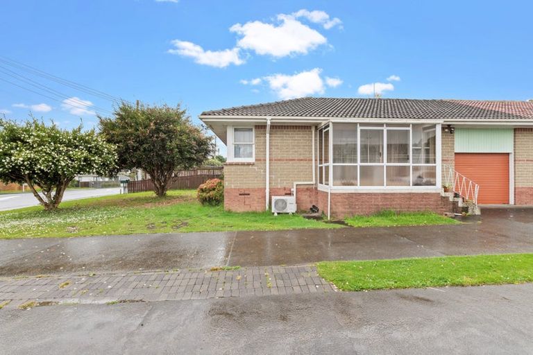 Photo of property in 1/57 Orams Road, Hillpark, Auckland, 2102