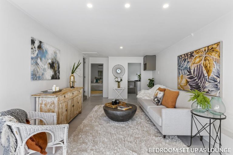 Photo of property in 32 Archmillen Avenue, Pakuranga Heights, Auckland, 2010