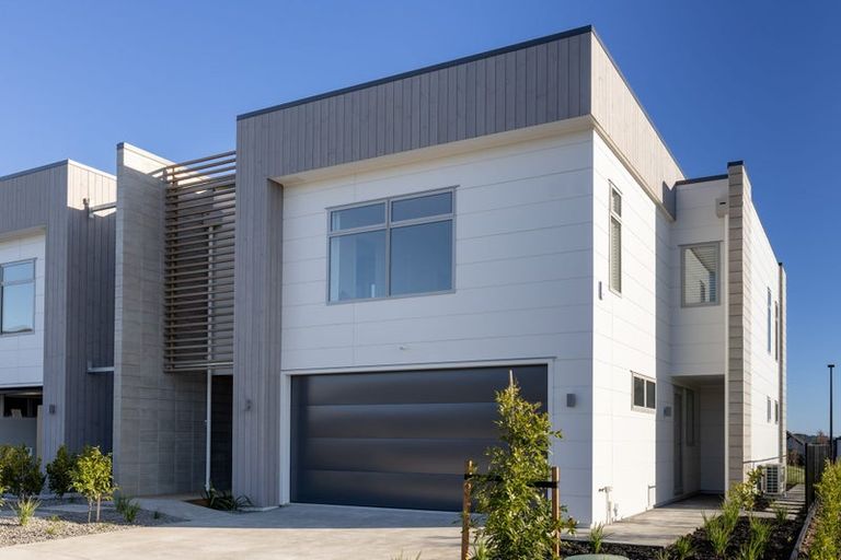 Photo of property in 15 Heaphy Lane, Paerata, 2124