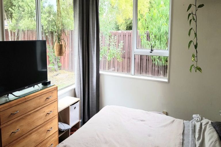 Photo of property in 14b Castile Place, Belfast, Christchurch, 8051