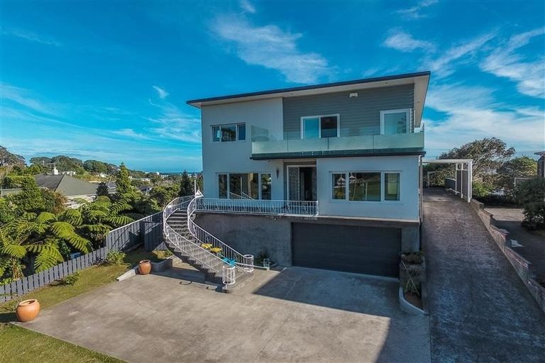 Photo of property in 11 Fillis Street, New Plymouth, 4310