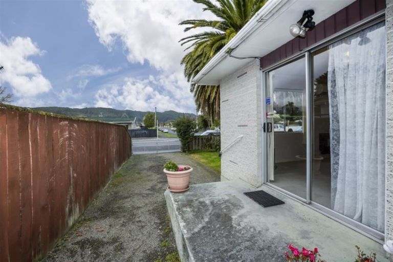 Photo of property in 2/551a Fergusson Drive, Trentham, Upper Hutt, 5018