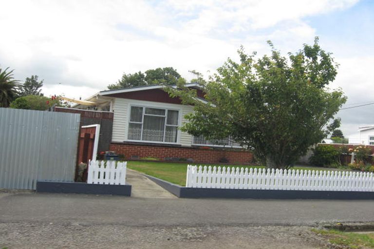Photo of property in 35 Albert Street, Pahiatua, 4910